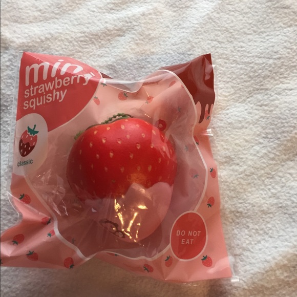 Rare Puni maru mini strawberry squishy - Picture 1 of 4